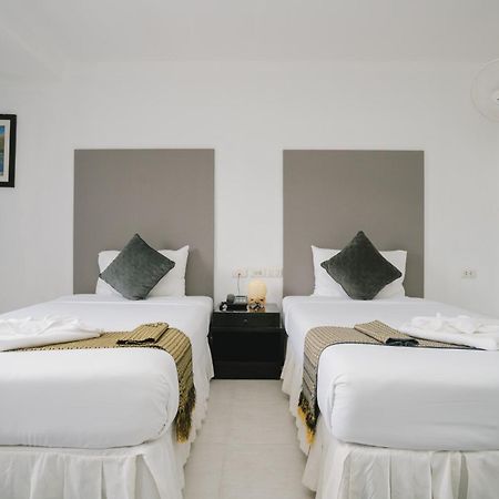 Hotel Noble House Patong Exterior foto