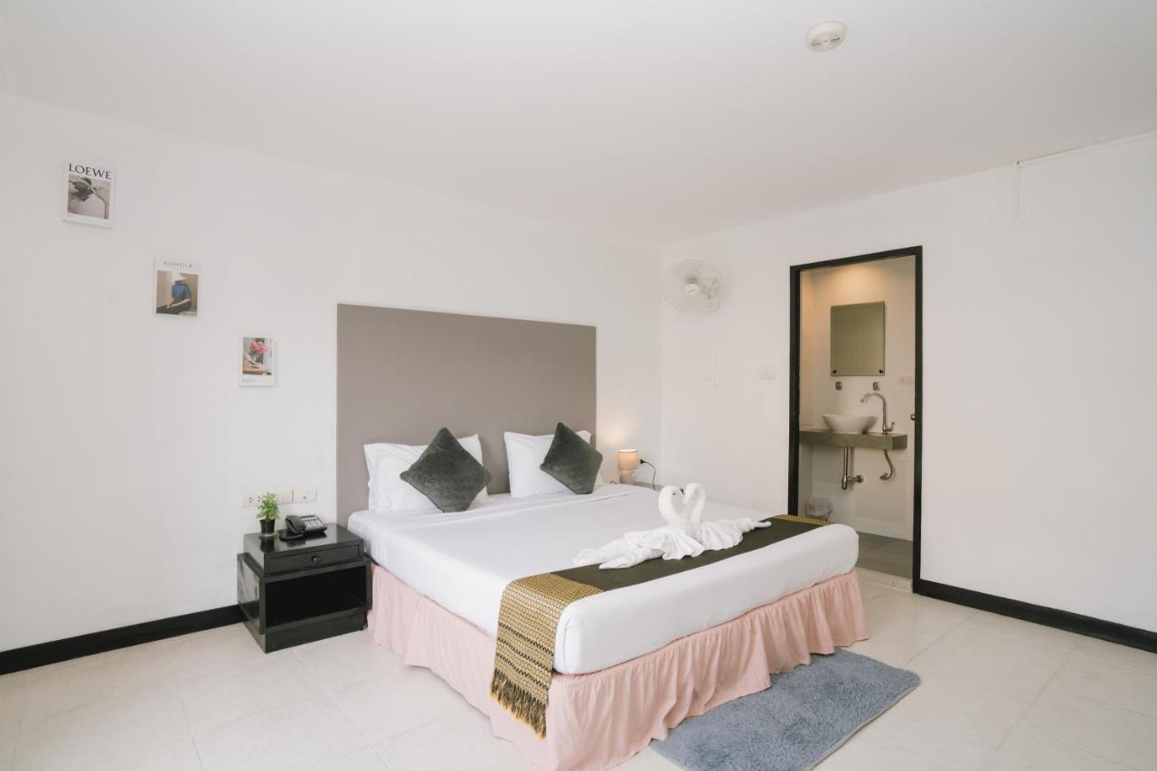 Hotel Noble House Patong Exterior foto