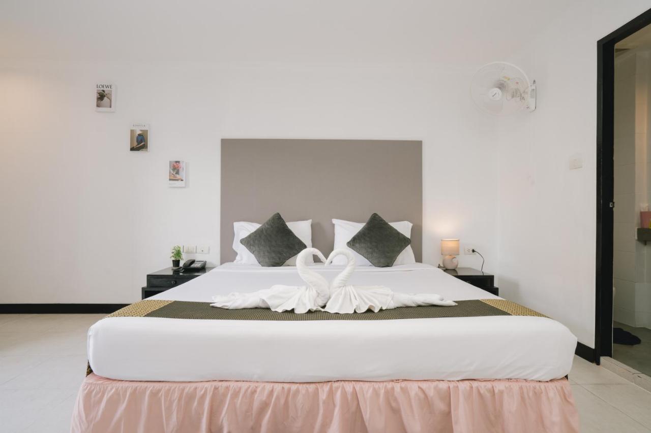Hotel Noble House Patong Exterior foto