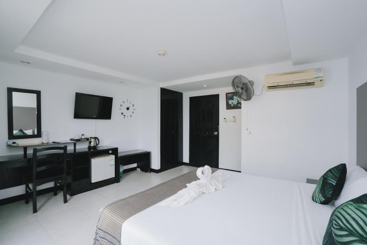 Hotel Noble House Patong Exterior foto
