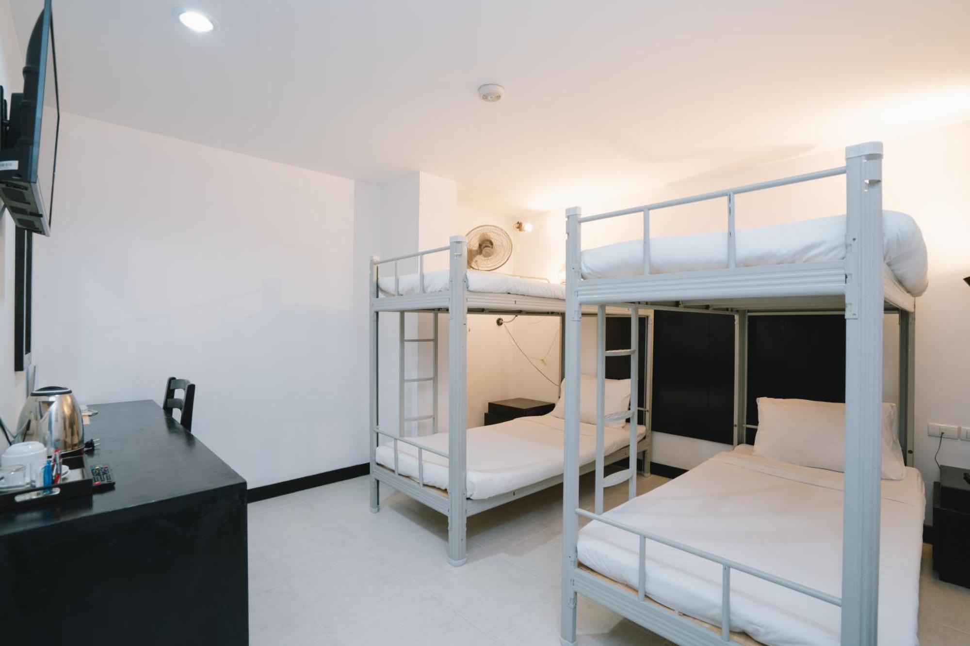 Hotel Noble House Patong Exterior foto
