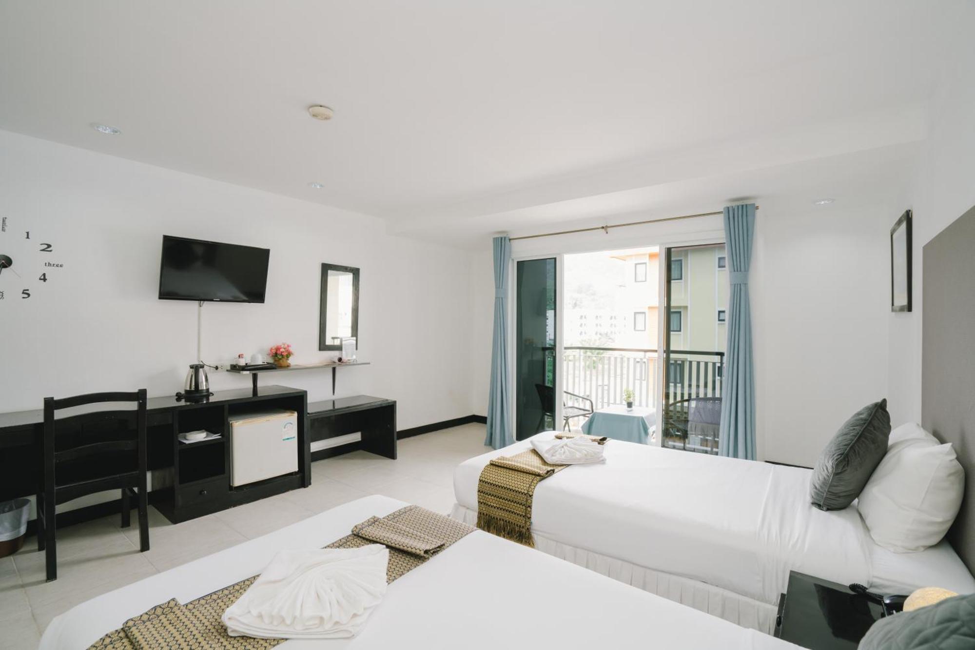 Hotel Noble House Patong Exterior foto