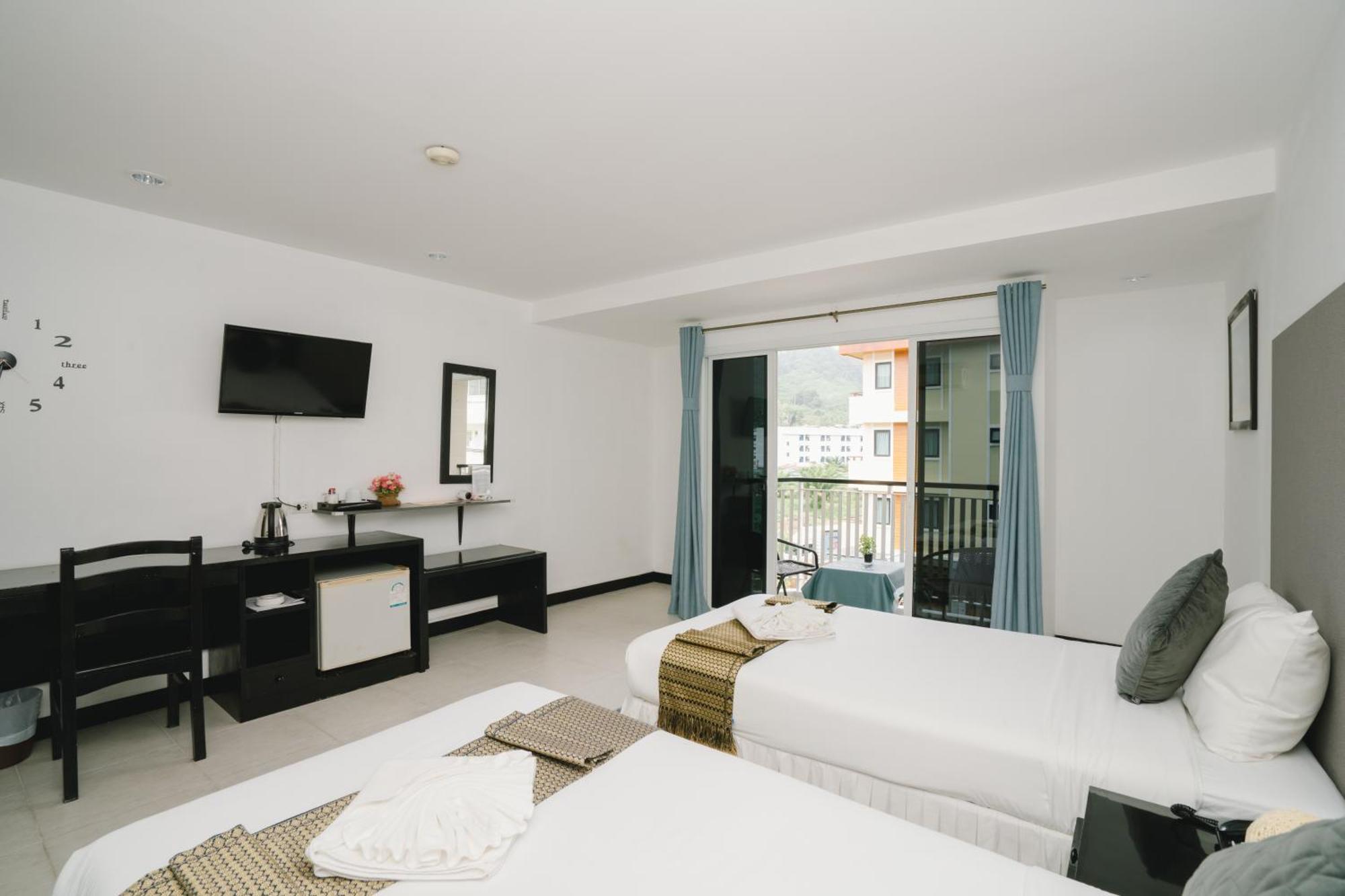 Hotel Noble House Patong Exterior foto