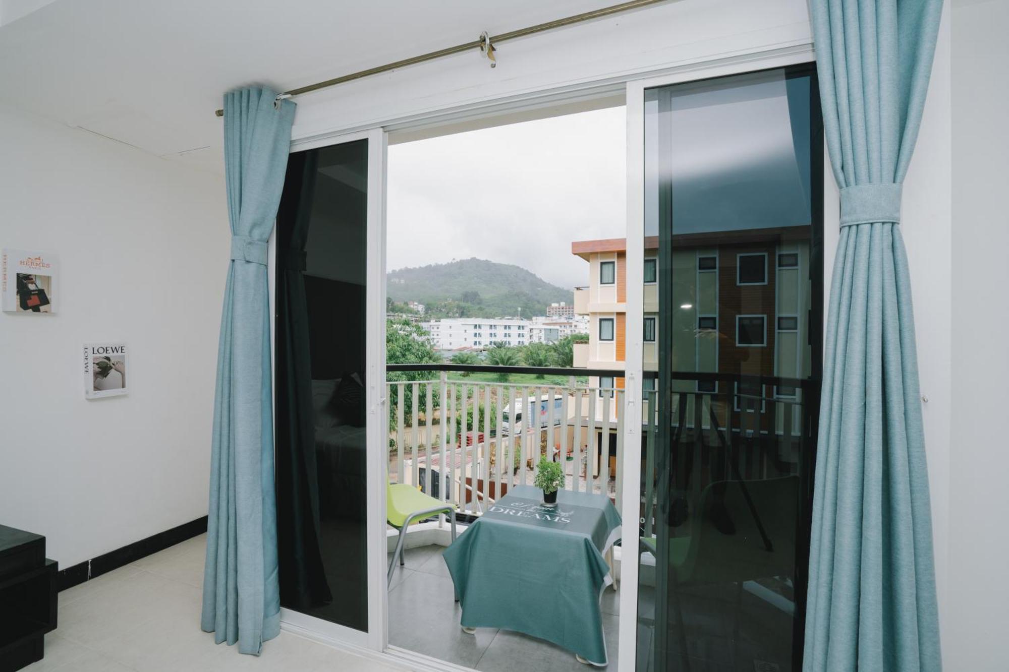 Hotel Noble House Patong Exterior foto