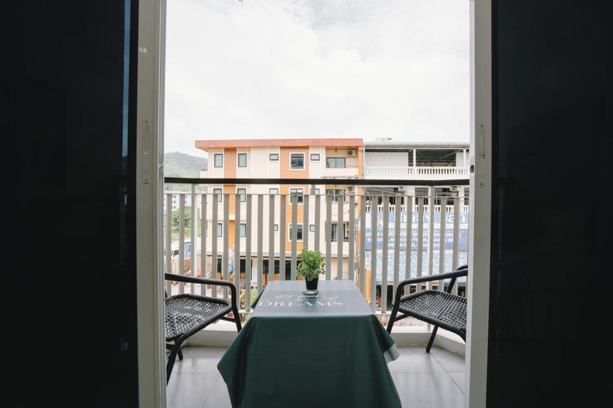 Hotel Noble House Patong Exterior foto