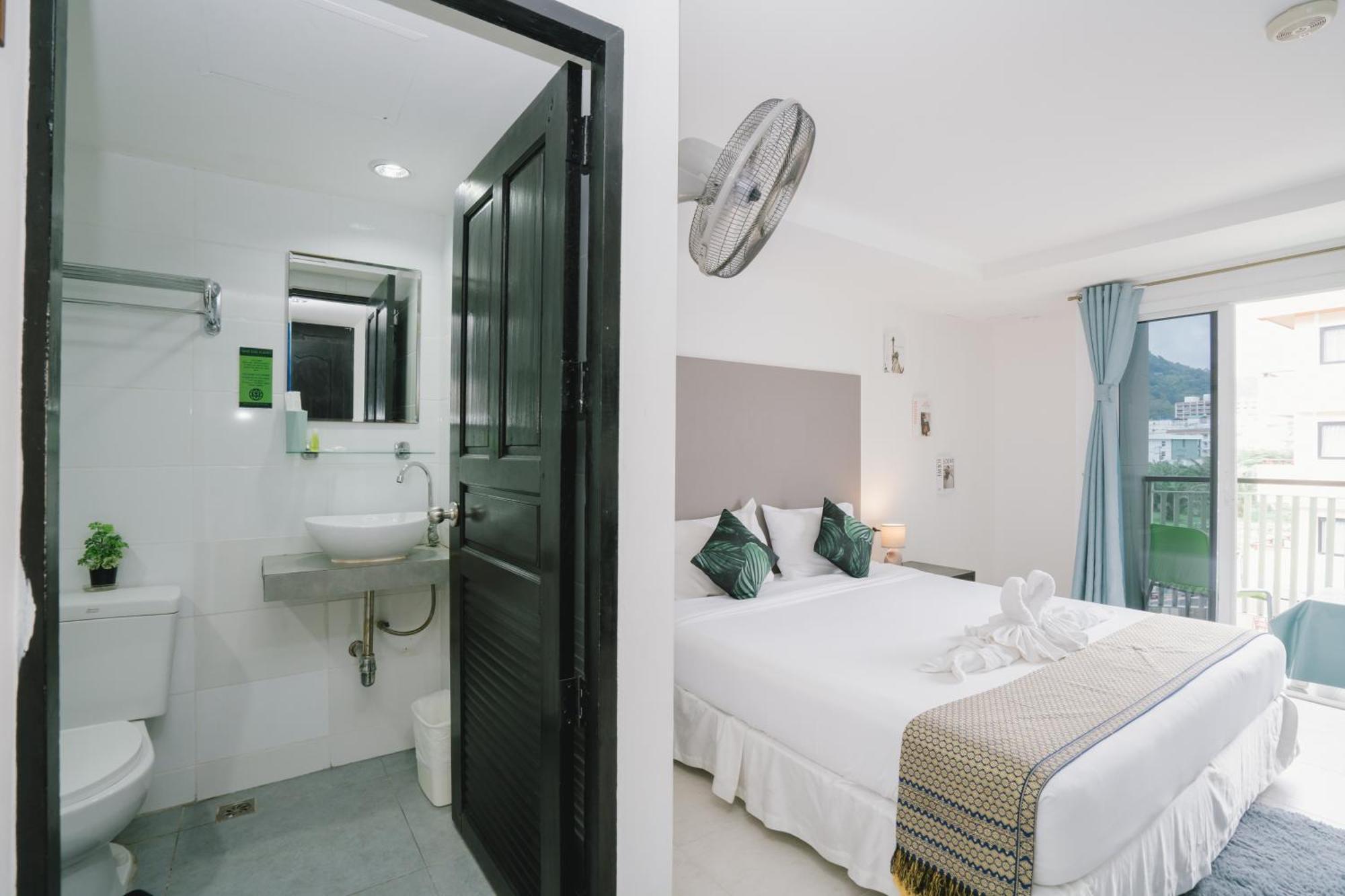 Hotel Noble House Patong Exterior foto