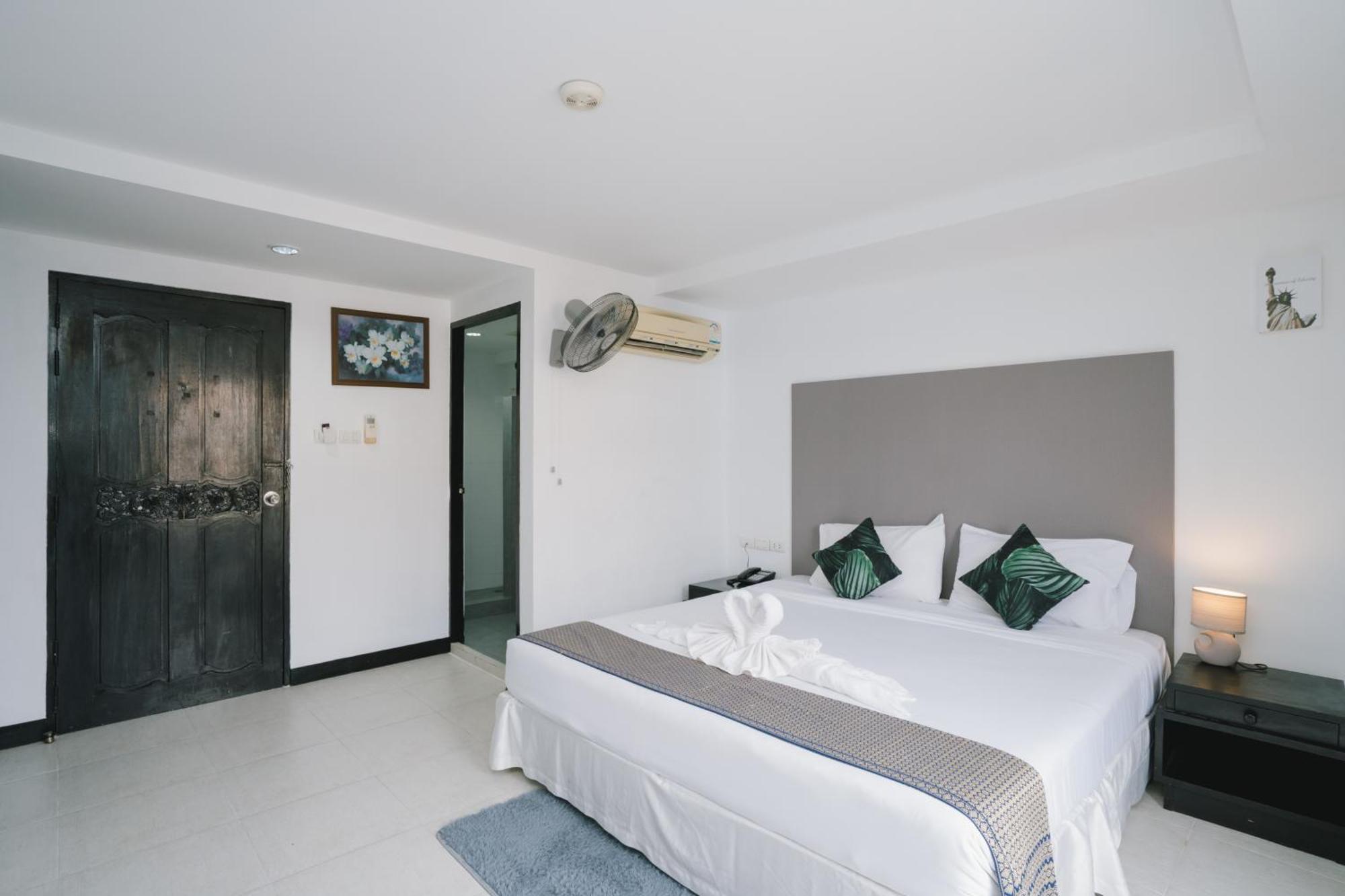 Hotel Noble House Patong Exterior foto
